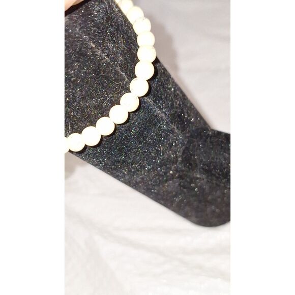 A Rhinestone Cross Beaded Stretchy Bracelet Howlite Gemstone Religious Jewelry - Picture 5 of 6